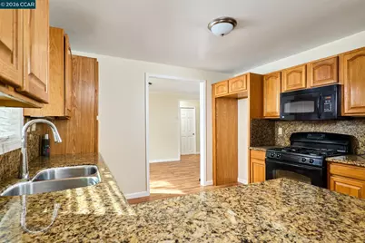 2754 19th St, San Pablo, CA 94806 - Photo 4