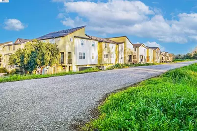 1226 Creekside Way, Milpitas, CA 95035 - Photo 32