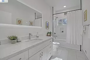 6956 Sayre Dr, Oakland, CA 94611 - Photo 20