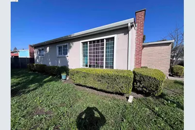 605 Tyler Street, Oakland, CA 94603 - Photo 2