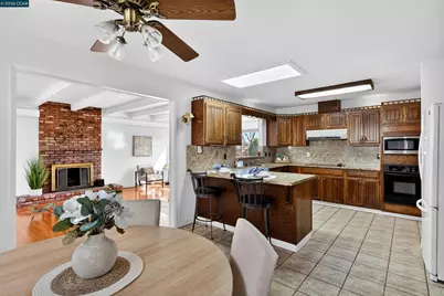 15274 Laverne Dr, San Leandro, CA 94579 - Photo 6