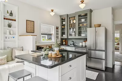 5360 Locksley Ave, Oakland, CA 94618 - Photo 32