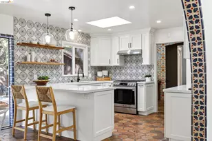 5914 Thornhill Dr, Oakland, CA 94611 - Photo 20