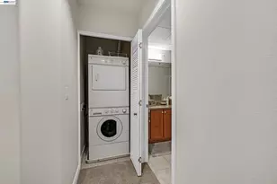 423 7th St, Oakland, CA 94607 - Photo 16