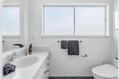 1440 Walnut St #5, Berkeley, CA 94709 - Photo 32