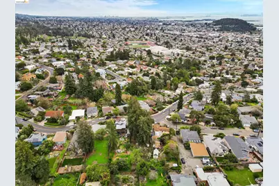 7603 Terrace Dr, El Cerrito, CA 94530 - Photo 32