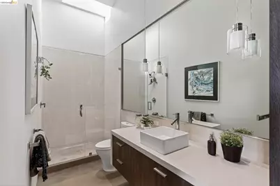 811 Folger Ave, Berkeley, CA 94710 - Photo 18