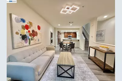 2200 Beech Cir, San Jose, CA 95131 - Photo 2