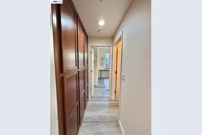 2200 Beech Cir, San Jose, CA 95131 - Photo 6