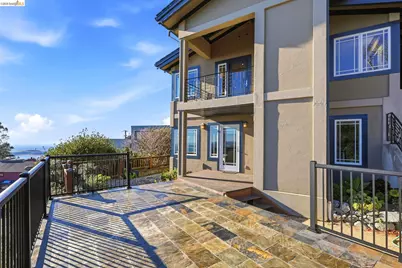 107 Dolphine Ave, El Granada, CA 94018 - Photo 6