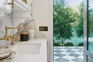 906 Paramount Rd, Oakland, CA 94610 - Photo 54