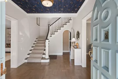 906 Paramount Rd, Oakland, CA 94610 - Photo 4