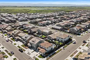 17691 Brandeis Ct, Lathrop, CA 95330 - Photo 32