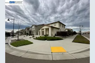 17691 Brandeis Ct, Lathrop, CA 95330 - Photo 2
