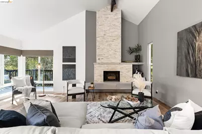 6931 Pinehaven Rd, Oakland, CA 94611 - Photo 4