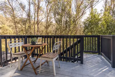 6931 Pinehaven Rd, Oakland, CA 94611 - Photo 8