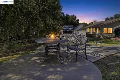 2423 Creekside Ct, Hayward, CA 94542 - Photo 20