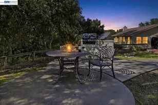 2423 Creekside Ct, Hayward, CA 94542 - Photo 20