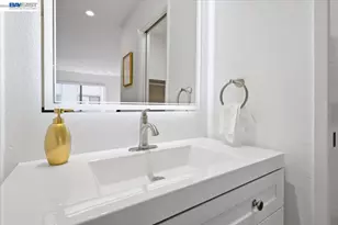 25055 Copa Del Oro Dr, Hayward, CA 94545 - Photo 24