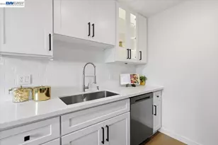 25055 Copa Del Oro Dr, Hayward, CA 94545 - Photo 12