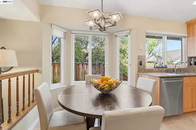 3593 Whitehall Ct, Pleasanton, CA 94588 - Photo 6