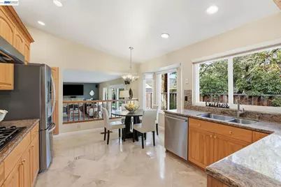 3593 Whitehall Ct, Pleasanton, CA 94588 - Photo 10