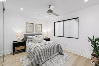 7 Embarcadero #204, Oakland, CA 94607 - Photo 14