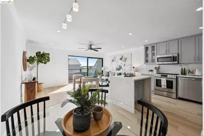 7 Embarcadero #204, Oakland, CA 94607 - Photo 12