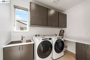 713 River Bend Dr, Lathrop, CA 95330 - Photo 28