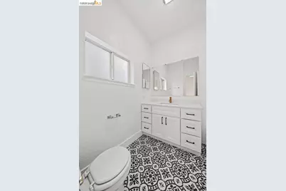 5812 Dover St, Oakland, CA 94609 - Photo 12