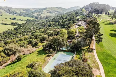 407 Vista Heights Rd, El Cerrito, CA 94530 - Photo 2