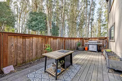 407 Vista Heights Rd, El Cerrito, CA 94530 - Photo 12