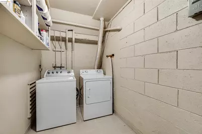 407 Vista Heights Rd, El Cerrito, CA 94530 - Photo 22