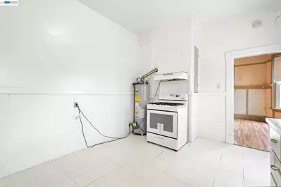 556-558 Alcatraz Ave, Oakland, CA 94609 - Photo 10