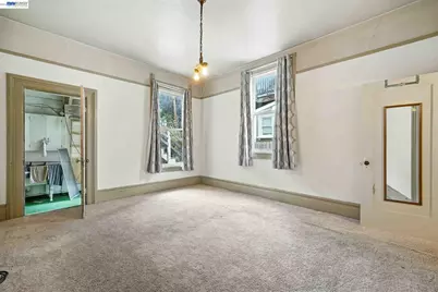 556-558 Alcatraz Ave, Oakland, CA 94609 - Photo 12