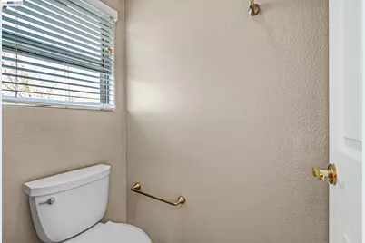 15100 Shining Star Ln, San Leandro, CA 94579 - Photo 30
