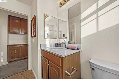 15100 Shining Star Ln, San Leandro, CA 94579 - Photo 28