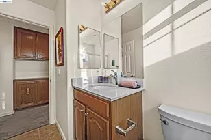 15100 Shining Star Ln, San Leandro, CA 94579 - Photo 28