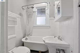 2327 N St, Sacramento, CA 95816 - Photo 18