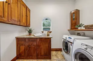 33 Somerset Rd, Oakland, CA 94611 - Photo 50