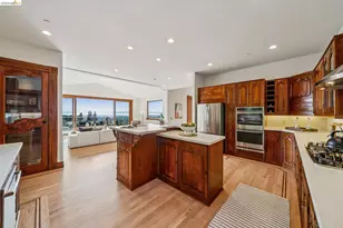 33 Somerset Rd, Oakland, CA 94611 - Photo 24