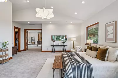 33 Somerset Rd, Oakland, CA 94611 - Photo 32