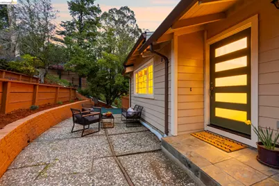 2 Cortez Ct, Oakland, CA 94611 - Photo 38