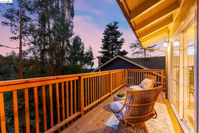 2 Cortez Ct, Oakland, CA 94611 - Photo 34