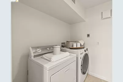 2 Cortez Ct, Oakland, CA 94611 - Photo 30