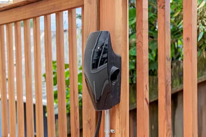 2 Cortez Ct, Oakland, CA 94611 - Photo 52