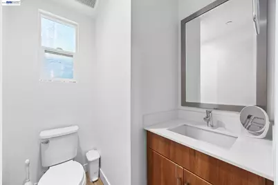 117 Uptown Cir, Oakland, CA 94607 - Photo 6