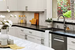 261 Silverado Ct, Oakland, CA 94605 - Photo 18