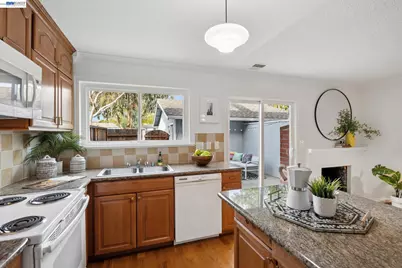 1475 Saint James Parkway, Concord, CA 94521 - Photo 16