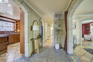 2635 10th St, Oakland, CA 94601 - Photo 2